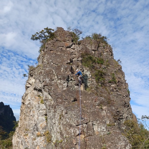 金鶏山・筆頭岩