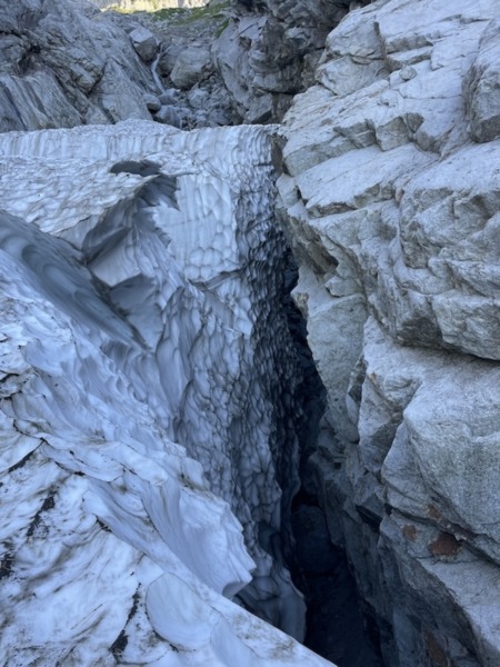 八ツ峰の雪渓