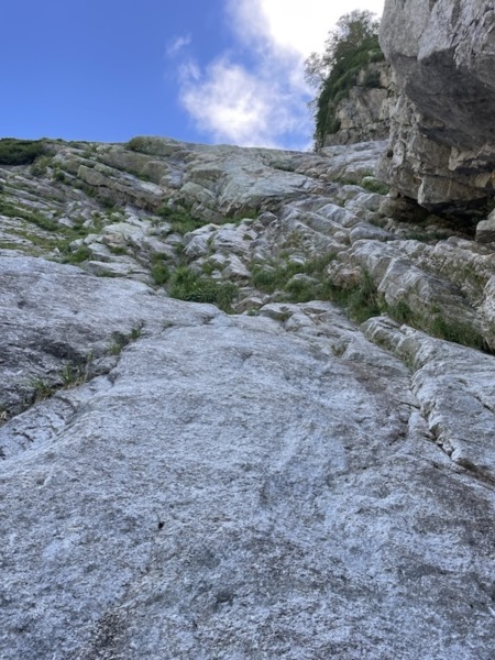 八ツ峰のスラブ