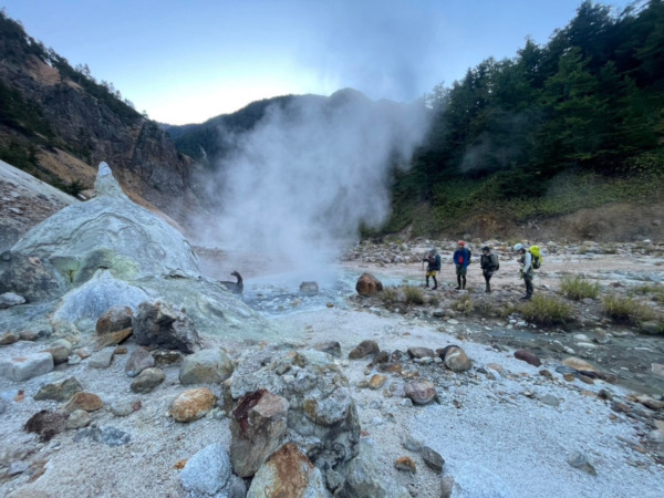 伊藤新道と墳湯丘