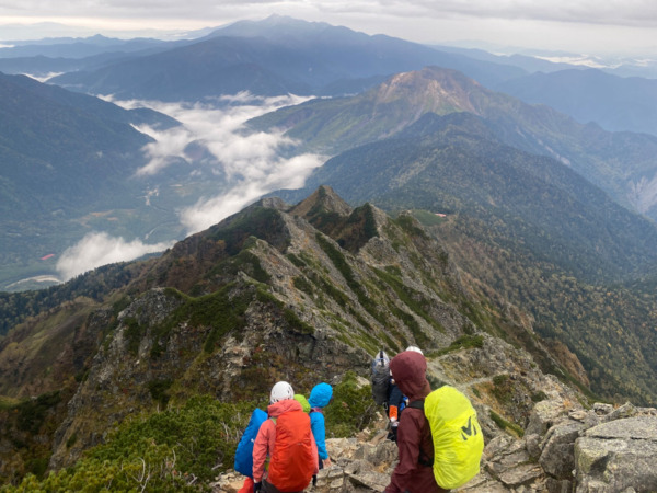 西穂高岳山頂から下山