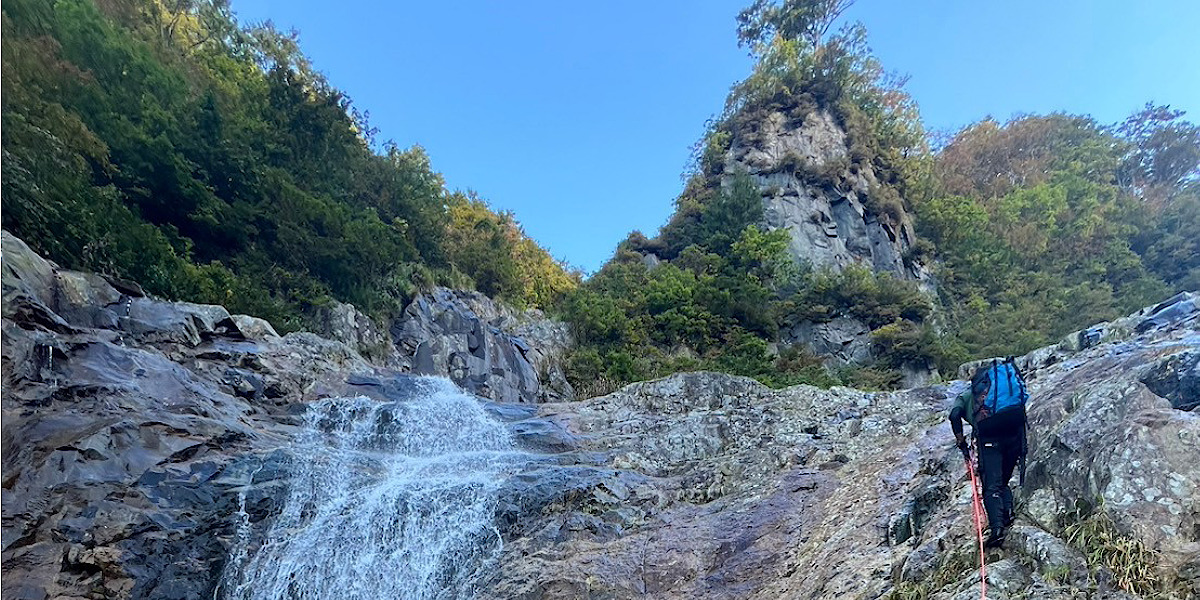 上越屈指の名渓米子沢と紅葉の巻機山