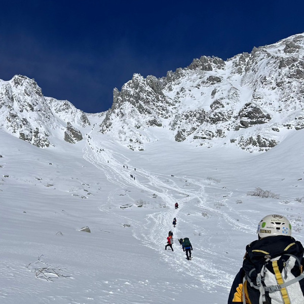 【雪山講習登山】アイゼンとピッケルで登る　木曽駒ケ岳