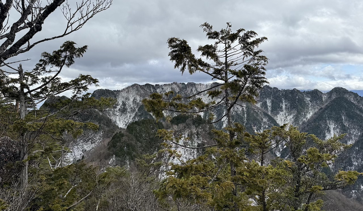 両神山 赤岩尾根 薮岩ハイグレードハイキング