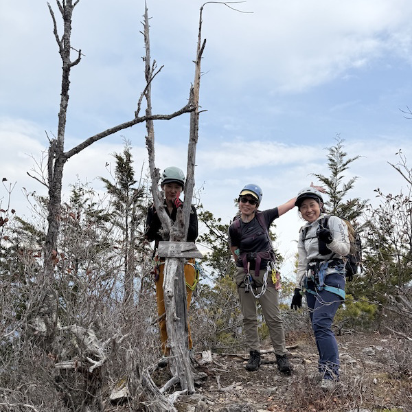 ちょこっとバリエーションシリーズ　両神山　赤岩尾根　薮岩でハイグレードハイキング