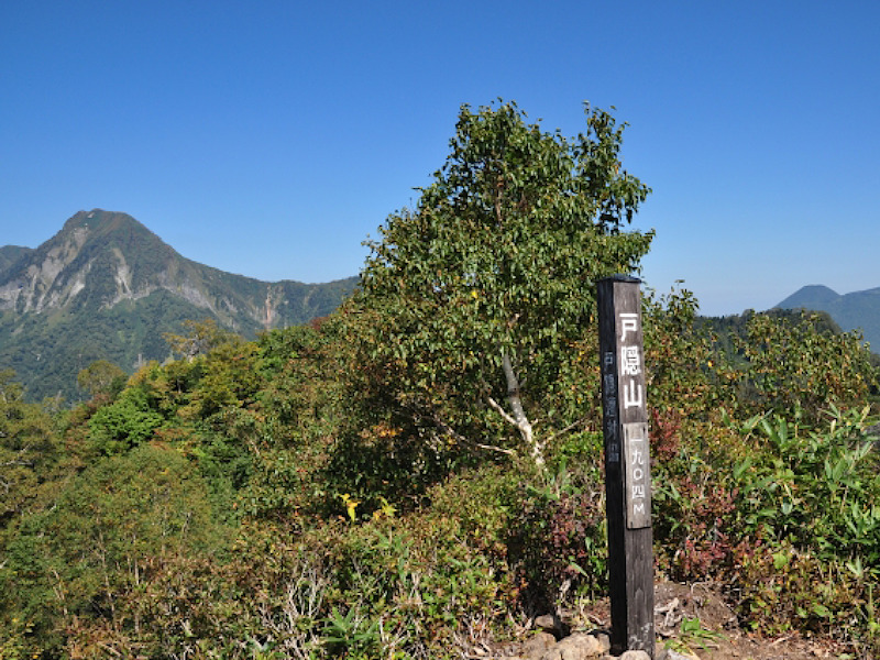 百名山とスリル満点のナイフブリッジ！高妻山・戸隠山