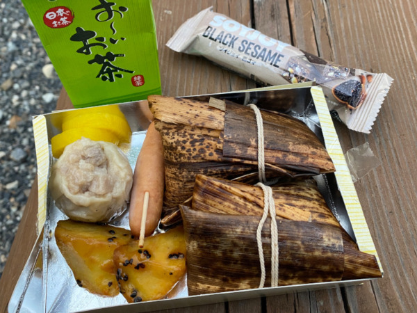 蝶が岳とニリンソウ