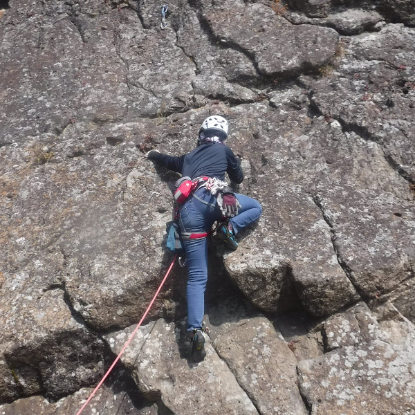伝統のある岩場・三つ峠でクライミングスキルアップ 　Stage2