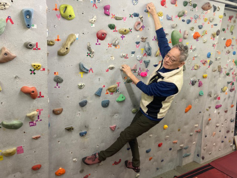 岩登りの基本動作を習得する