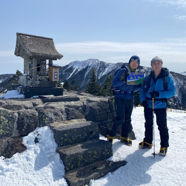 残雪の根子岳登山