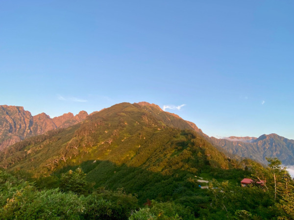 早月尾根で剱岳